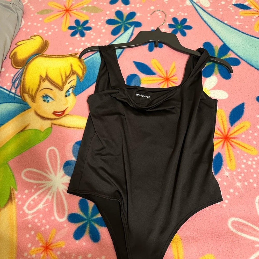 This is a never worn body suit I got it as a gift but never used it